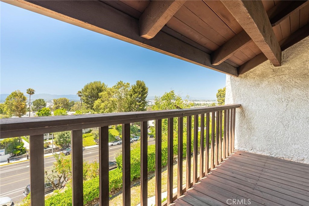 9576 Vía Bernardo Burbank, CA 91504 - Photo 15 of 38 a view of a balcony