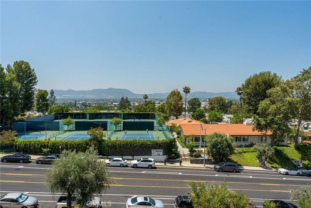 9576 Vía Bernardo Burbank, CA 91504 - Photo 16 of 38 an aerial view of a city