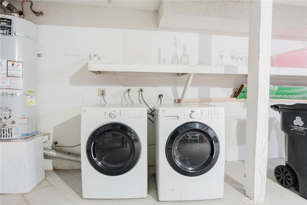 9576 Vía Bernardo Burbank, CA 91504 - Photo 27 of 38 a utility room with dryer and washer