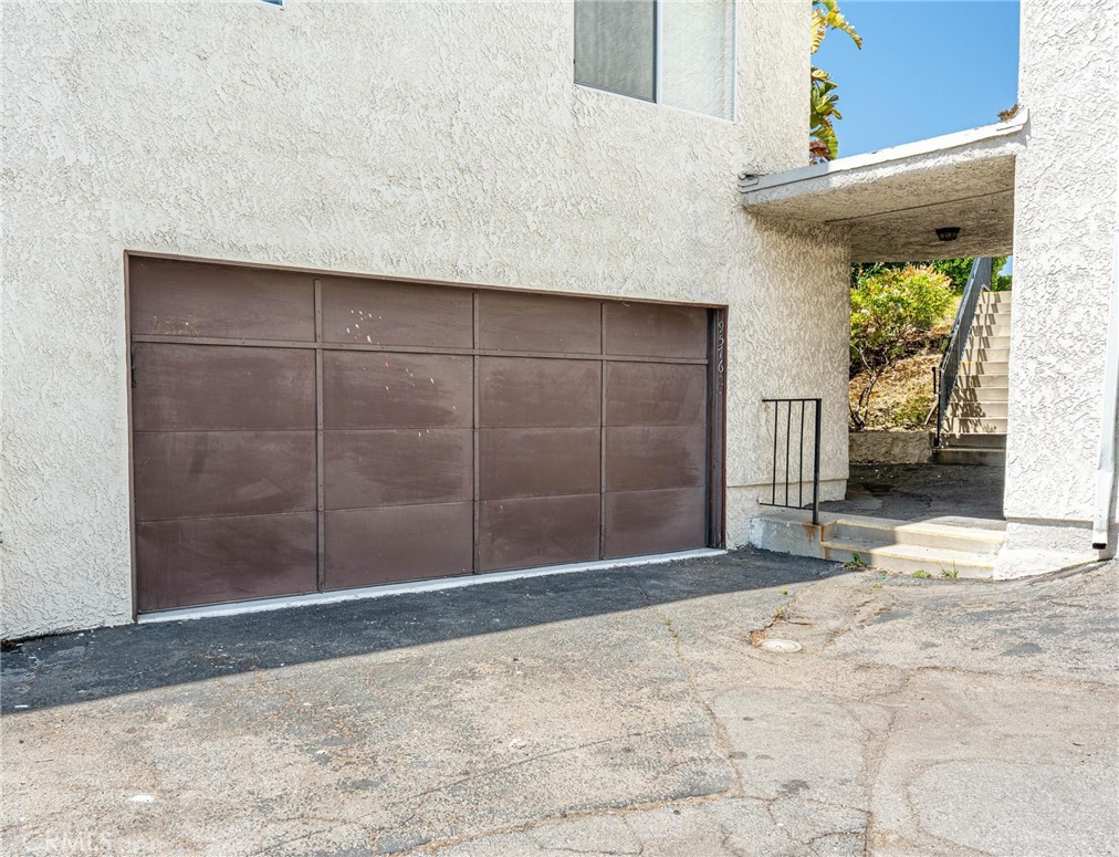 9576 Vía Bernardo Burbank, CA 91504 - Photo 28 of 38 a view of a backyard