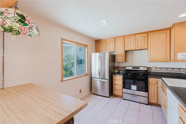 $675,000 | 9576 Vía Bernardo, Burbank, CA 91504