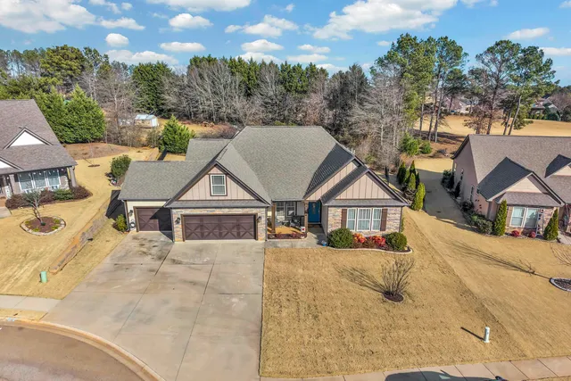 $585,000 | 324 Holly Oaks Lane, Inman, SC 29349