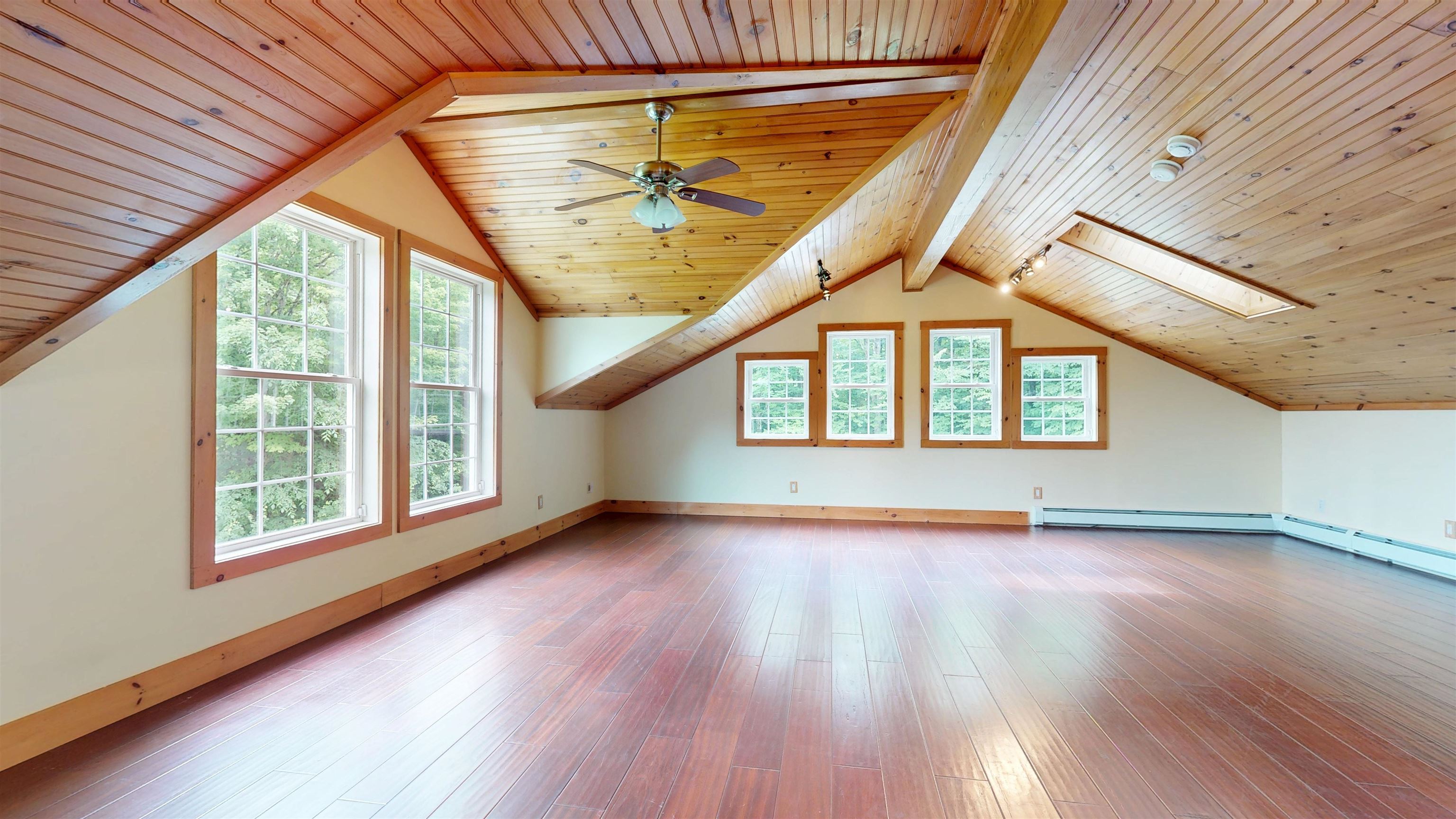 260 Weaver Road Huntington, VT 05462 - Photo 4 of 35