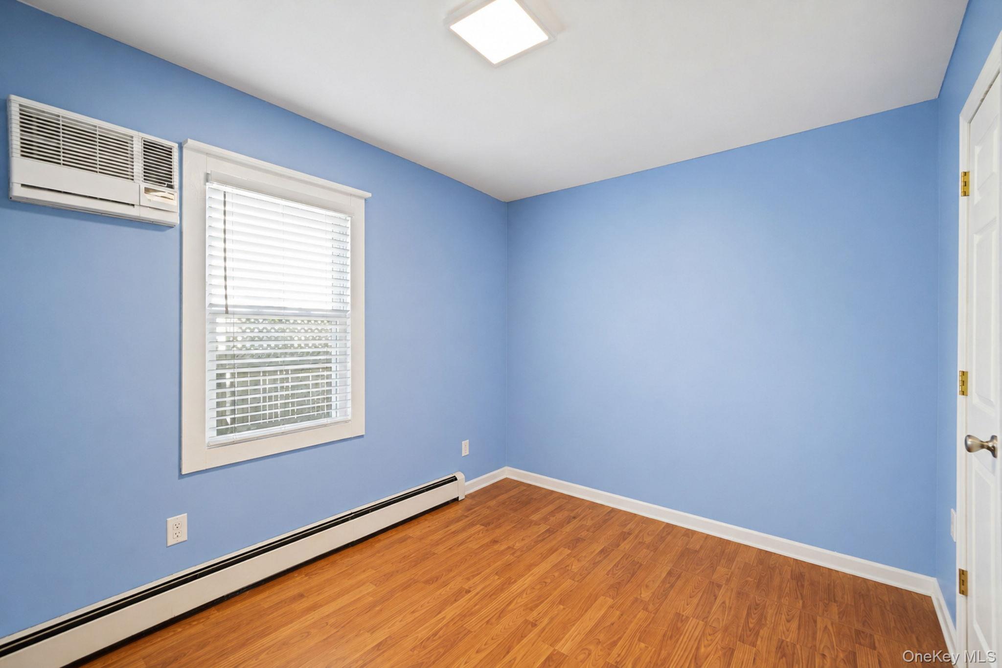 7 Inca Drive Bay Shore, NY 11706 - Photo 11 of 29