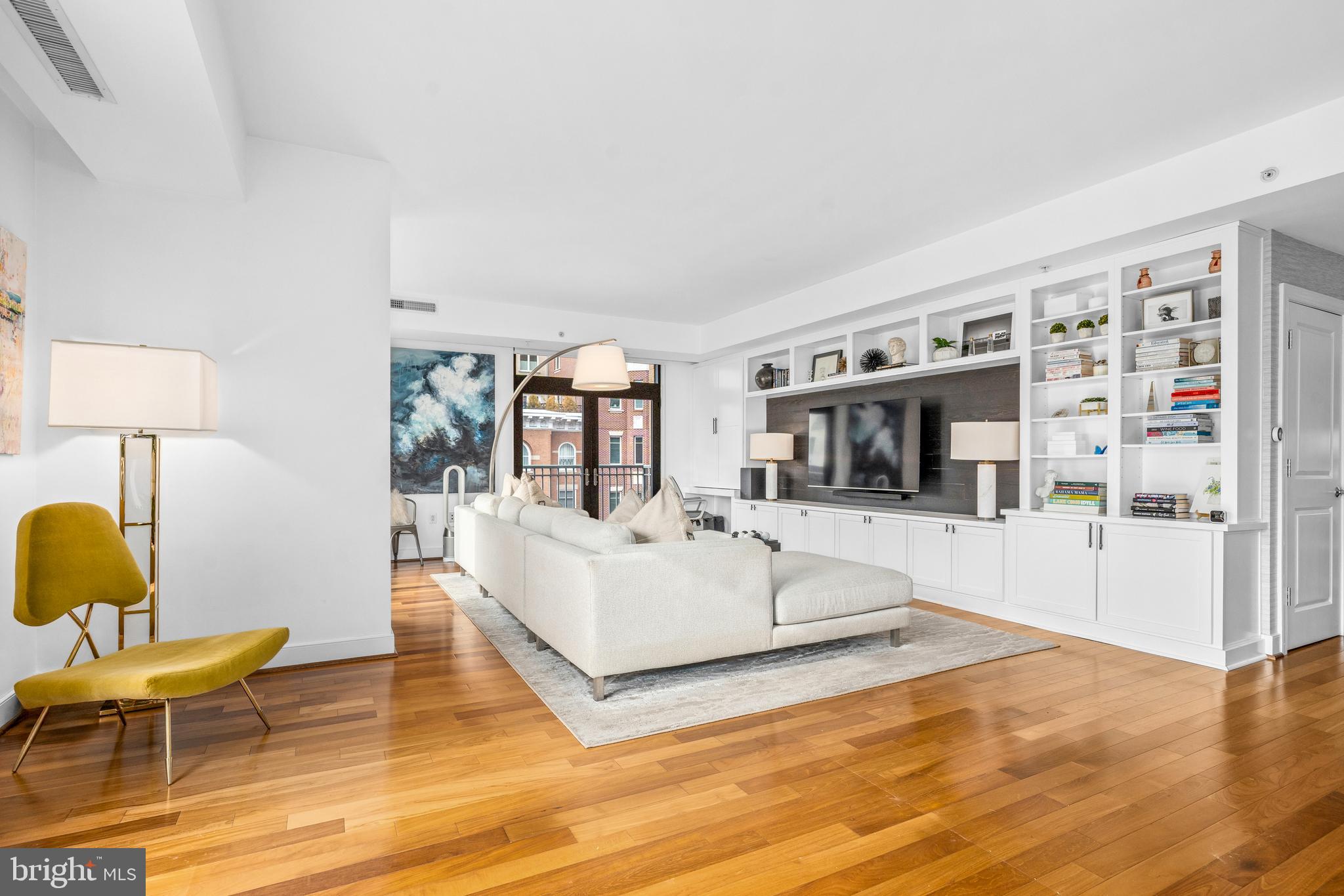 2425 L Street Northwest, Unit 504 Washington, DC 20037 - Photo 4 of 25 Living room