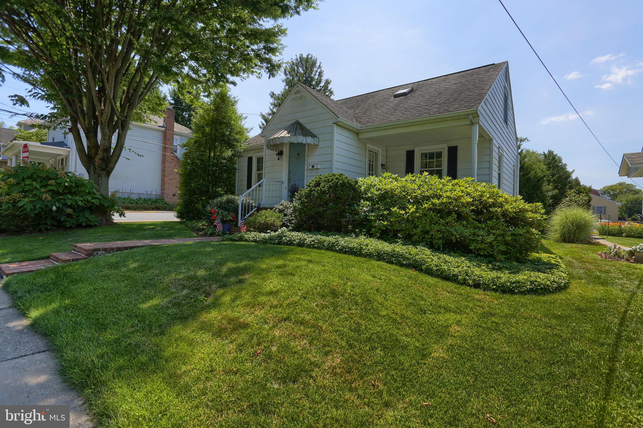 262 South Cedar Street Lititz, PA 17543 - Photo 2 of 33