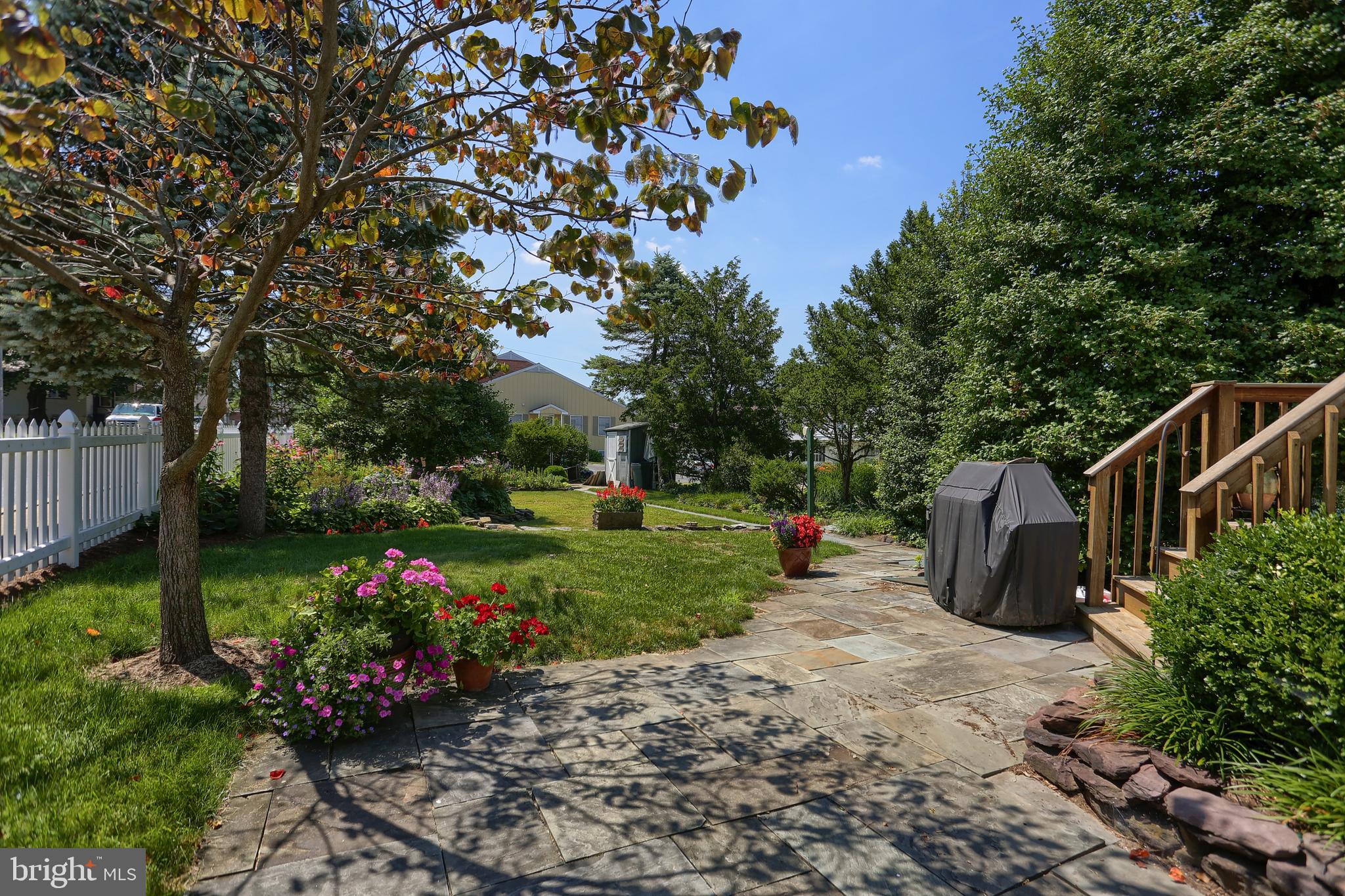 262 South Cedar Street Lititz, PA 17543 - Photo 9 of 33