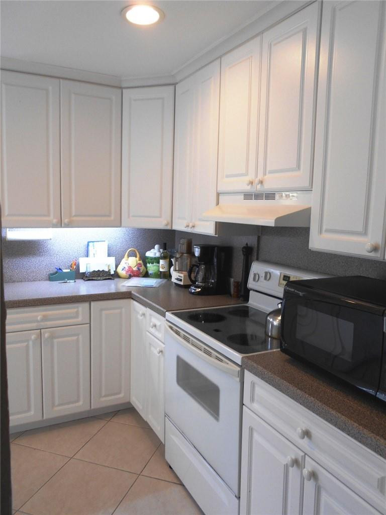 8511 Casa Del Lago Boca Raton, FL 33433 - Photo 6 of 28 Photo 6