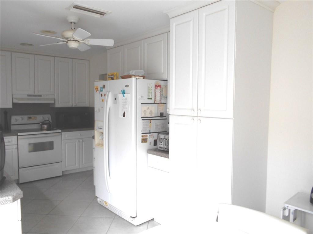 8511 Casa Del Lago Boca Raton, FL 33433 - Photo 9 of 28 Photo 9