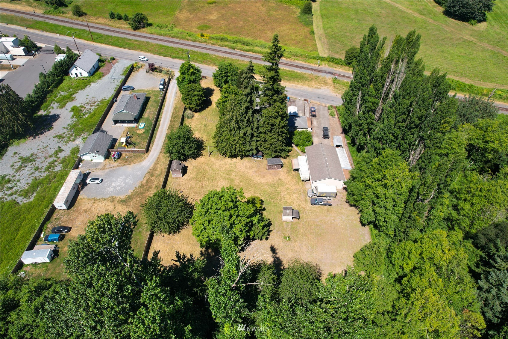 320 Todd Road Northeast Puyallup, WA 98372 - Photo 4 of 27 Gallery Image 4