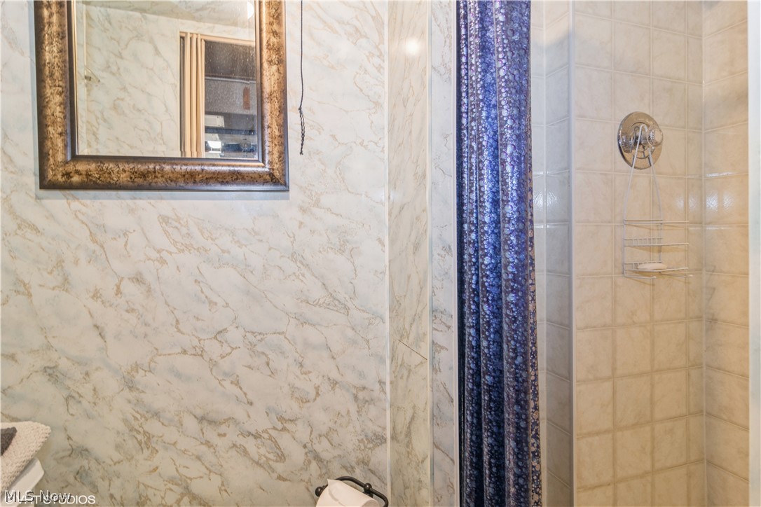 9283 Roxbury Road Parma Heights, OH 44130 - Photo 17 of 24 View of walk-in shower.