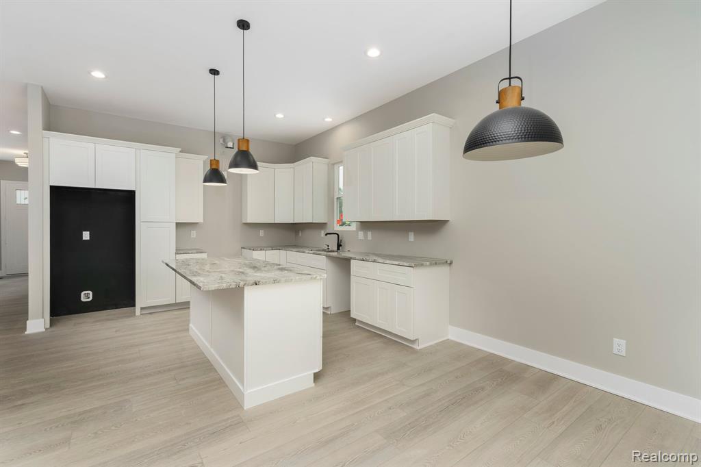 1439 Merry Road Waterford, MI 48328 - Photo 19 of 44 Gallery Image 19