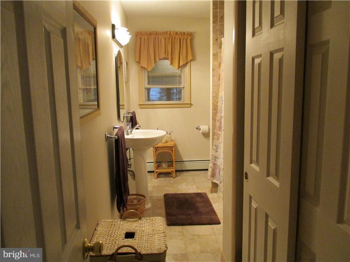 613 Ruth Avenue Aston, PA 19014 - Photo 11 of 22 Bathroom