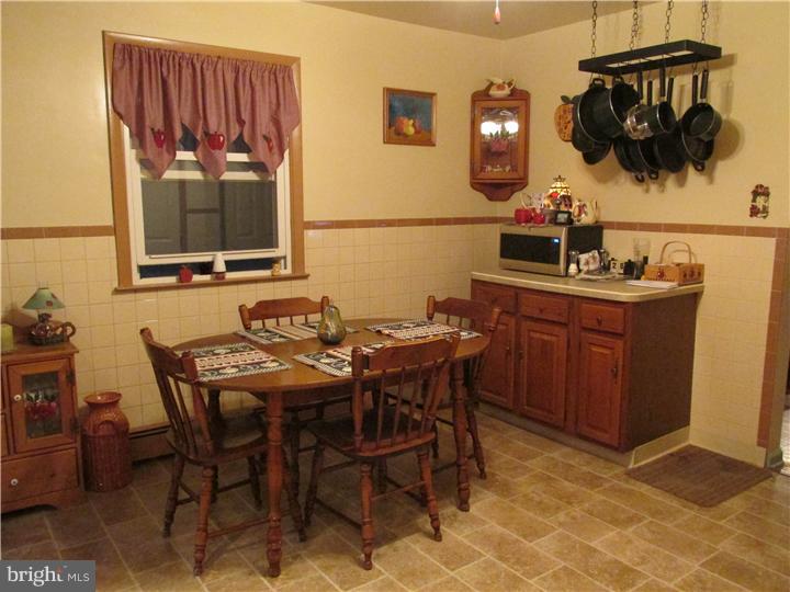 613 Ruth Avenue Aston, PA 19014 - Photo 21 of 22 Kitchen