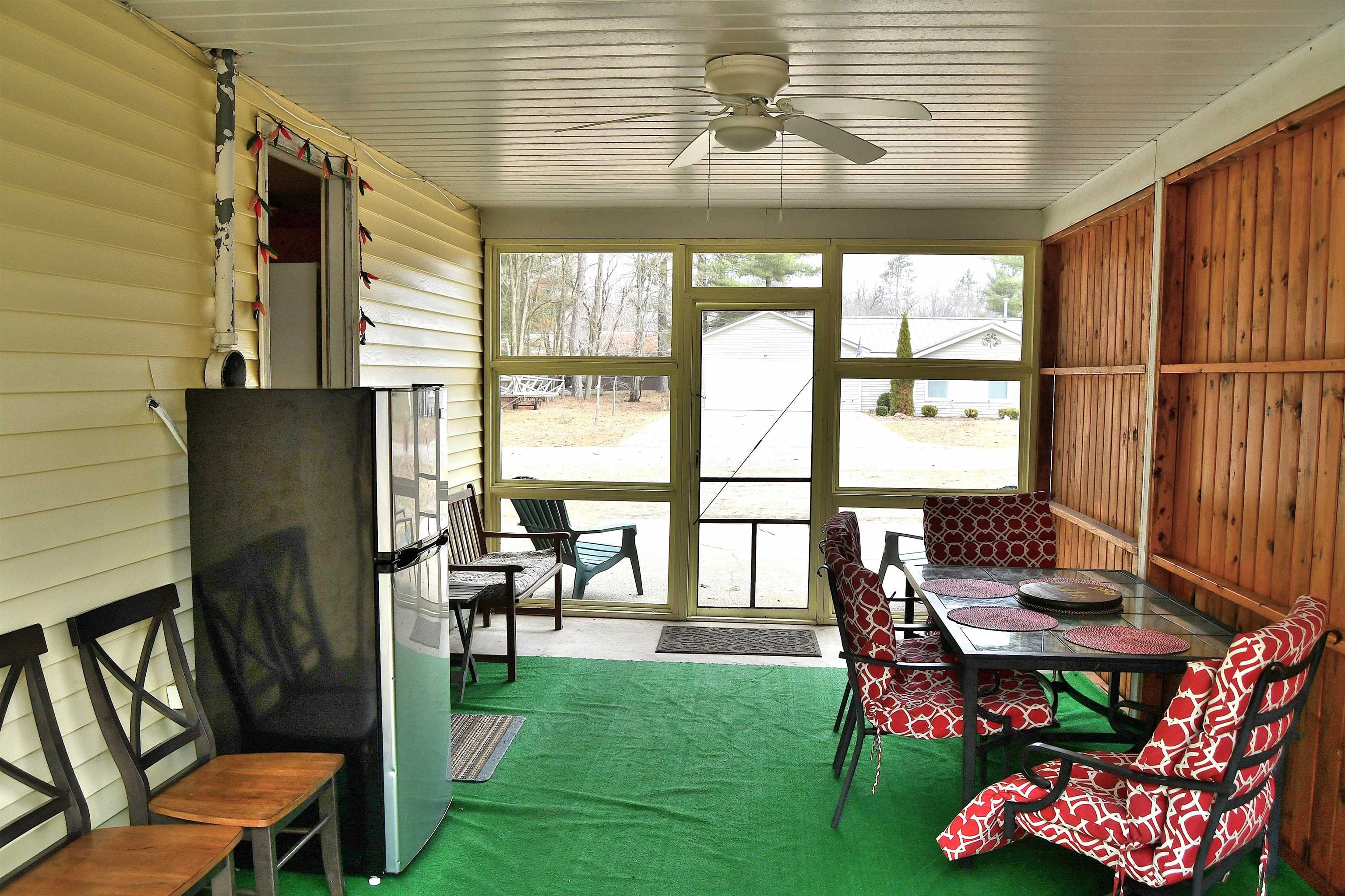 9608 Monroe Road St. Helen, MI 48656 - Photo 4 of 27 1898511-3.JPG