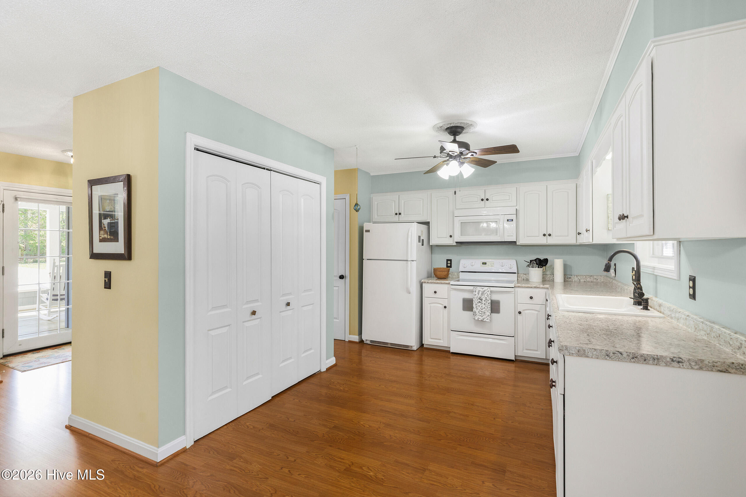 650 Hidden Valley Road Wilmington, NC 28409 - Photo 25 of 51 HiddenVally650-7kitShaneL33A5087-CR2