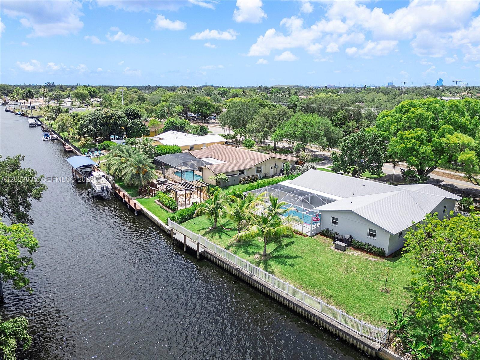 6241 Southwest 16th Street Plantation, FL 33317 - Photo 31 of 36