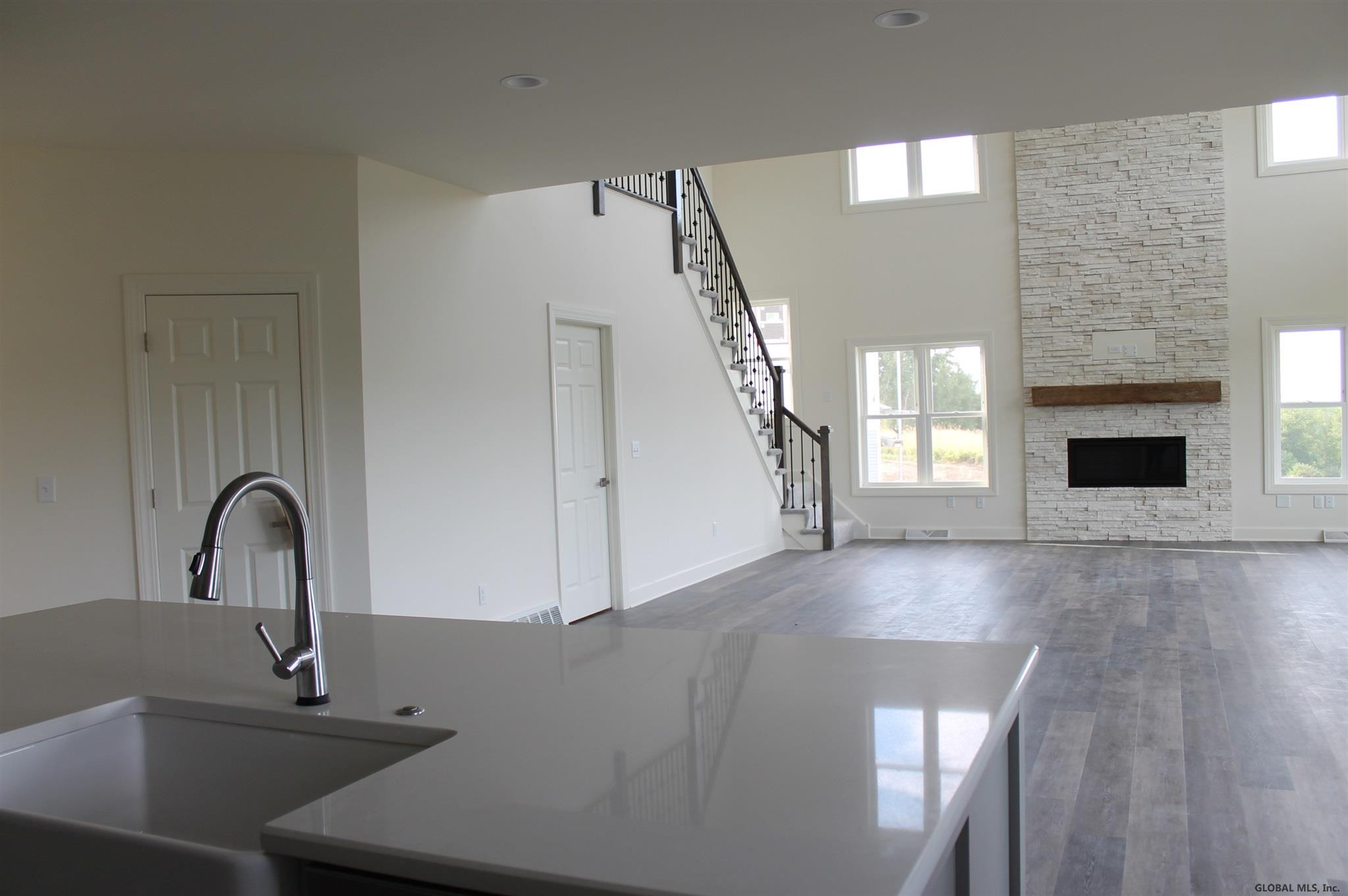 119 Maxwell Road Colonie, NY 12110 - Photo 5 of 13 Photo 5