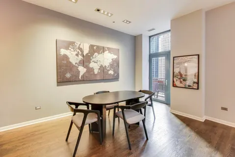 $275,000 | 208 West Washington Street, Unit 1913, Chicago, IL 60606