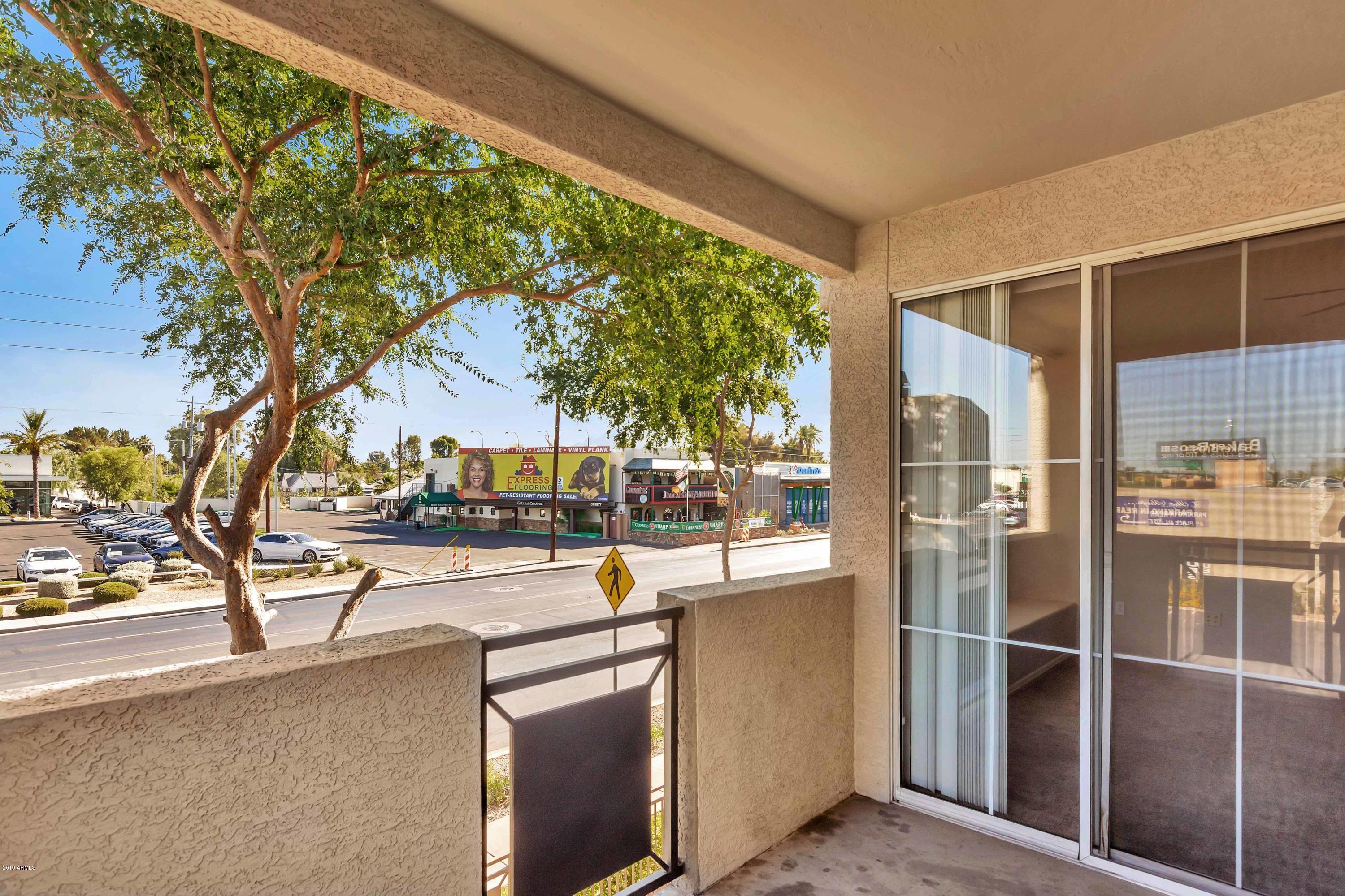 909 East Camelback Road, Unit 2005 Phoenix, AZ 85014 - Photo 21 of 27 909 E Camelback Rd-print-021-026-Patio-4