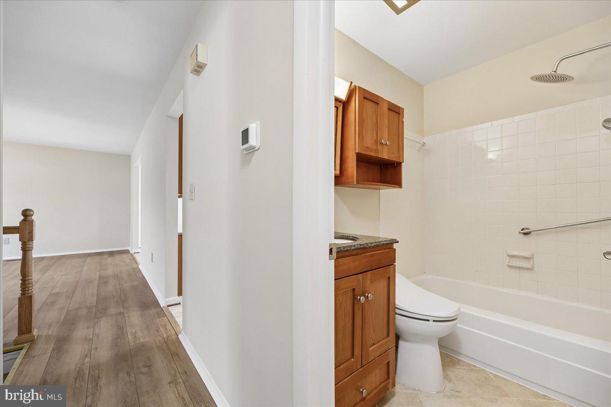 11924 Fernshire Road Gaithersburg, MD 20878 - Photo 23 of 74 Bright and inviting bathroom space.