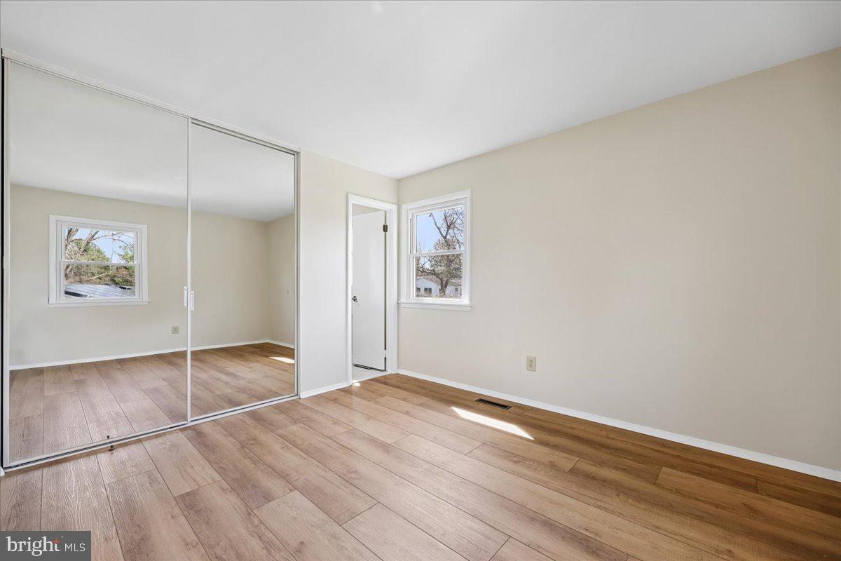 11924 Fernshire Road Gaithersburg, MD 20878 - Photo 31 of 74 Bright and airy room with natural light.