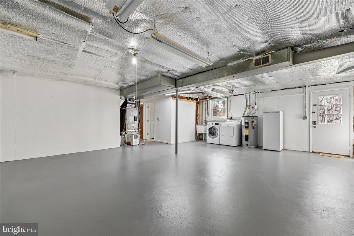 11924 Fernshire Road Gaithersburg, MD 20878 - Photo 44 of 74 Spacious, versatile basement retreat.