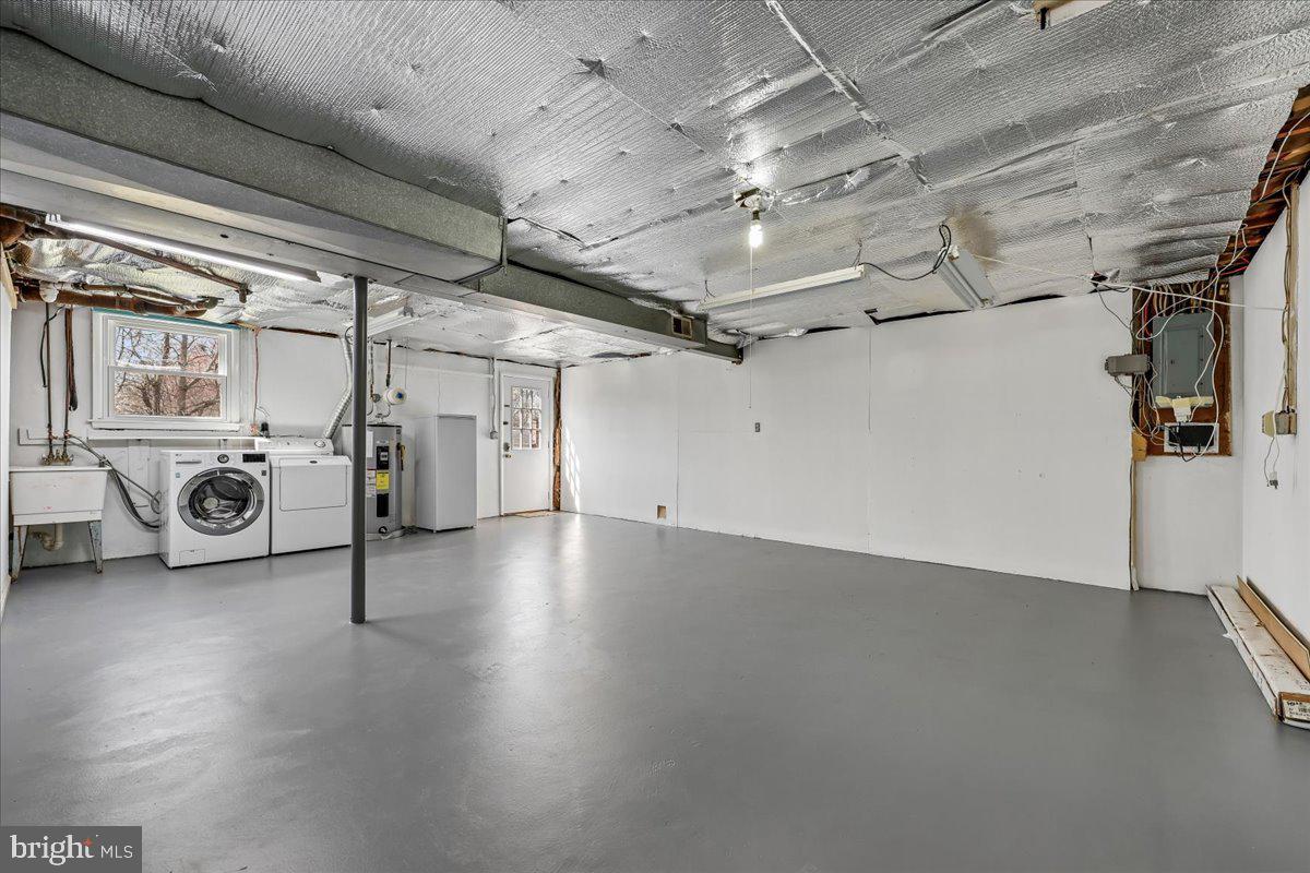 11924 Fernshire Road Gaithersburg, MD 20878 - Photo 45 of 74 Spacious, versatile basement area.