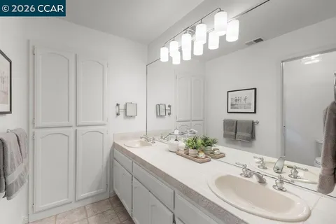 $2,195,000 | 1239 Whispering Oaks Drive, Danville, CA 94506