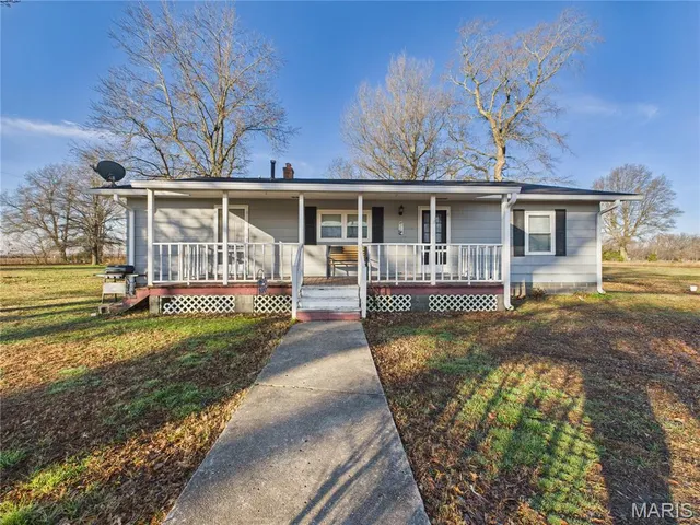 $245,000 | 17086 North County Line Road, Bernie, MO 63822