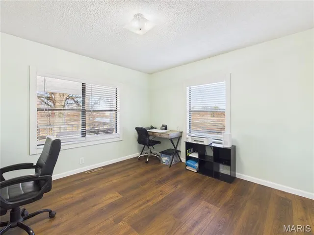 $245,000 | 17086 North County Line Road, Bernie, MO 63822