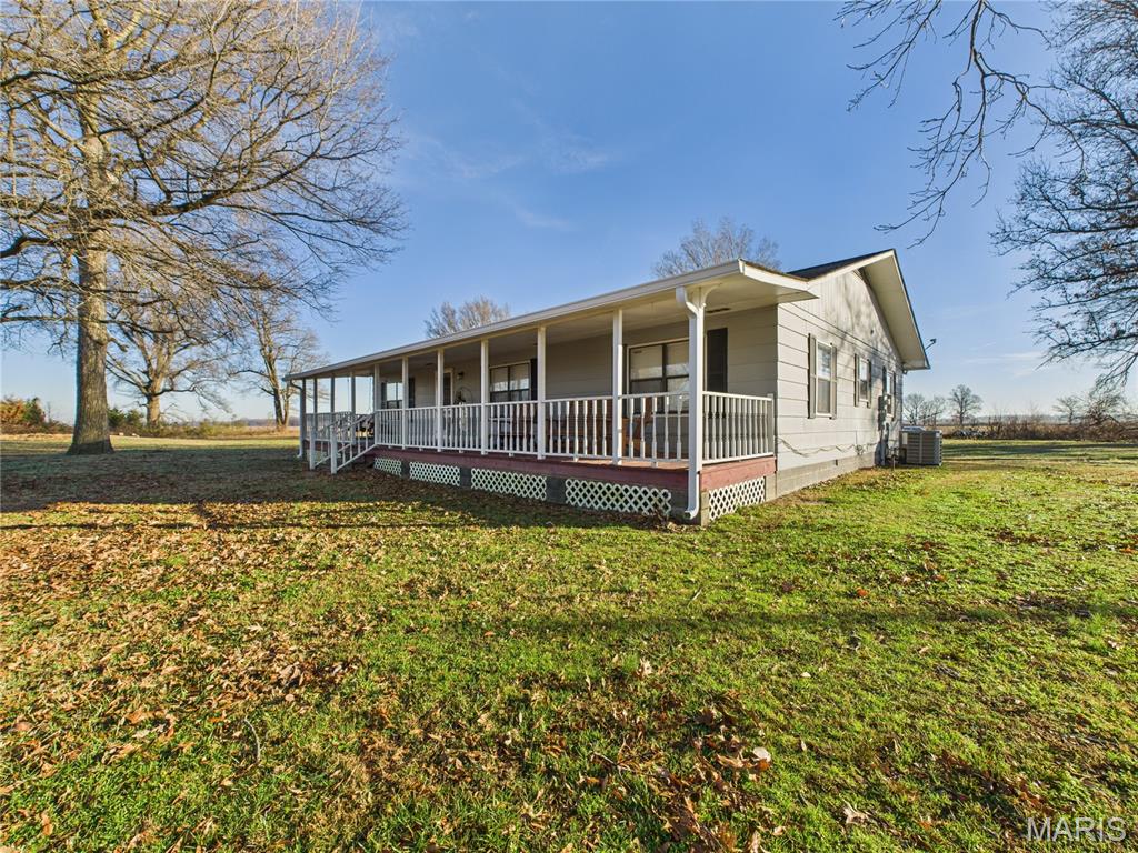 17086 North County Line Road Bernie, MO 63822 - Photo 5 of 34