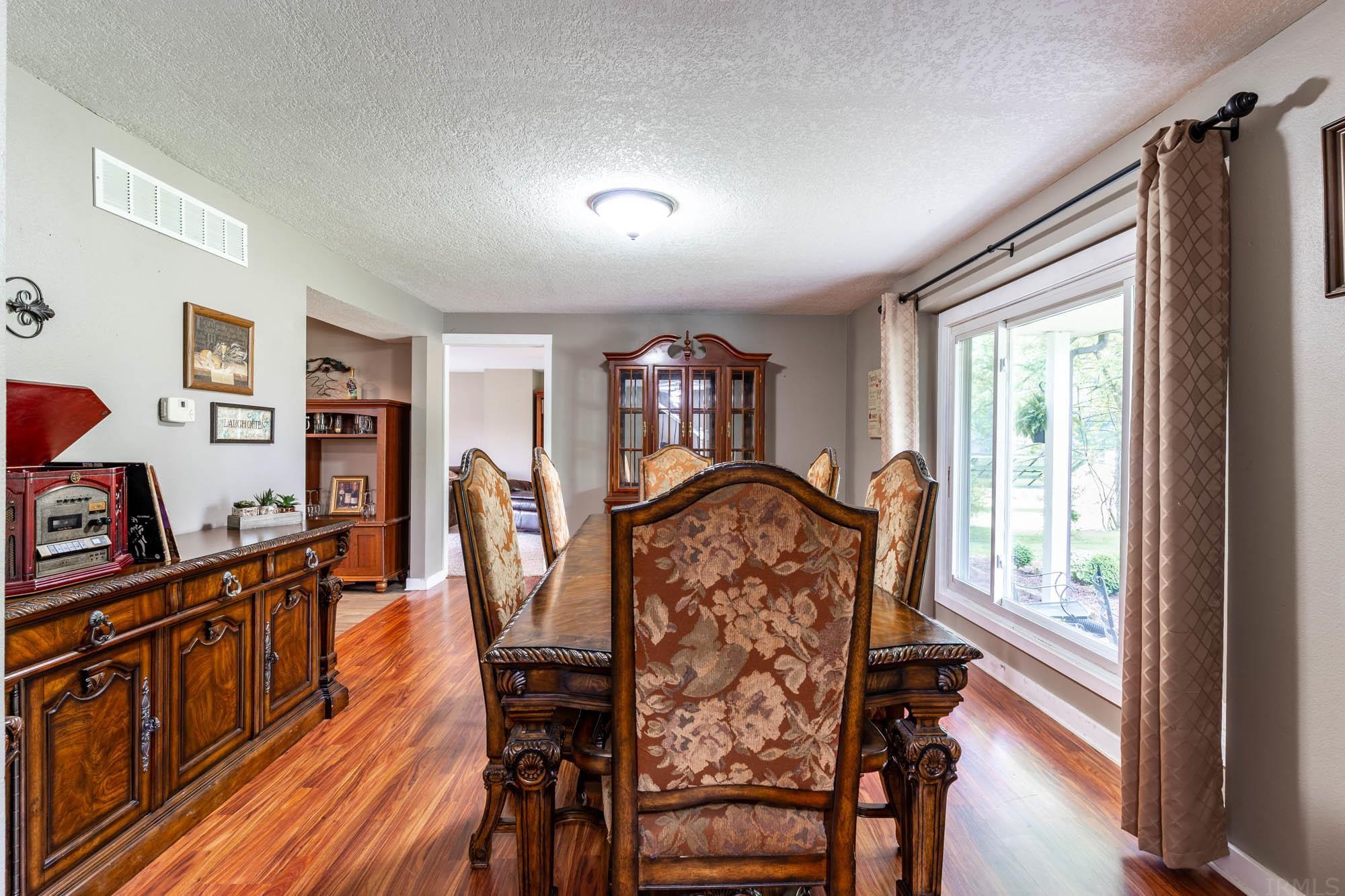 15712 Wappes Road Churubusco, IN 46723 - Photo 4 of 35