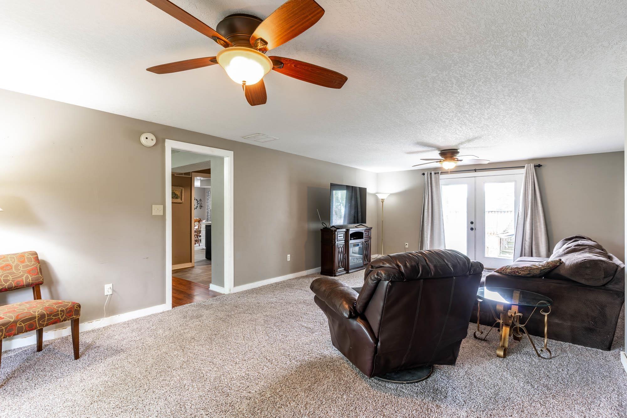15712 Wappes Road Churubusco, IN 46723 - Photo 6 of 35