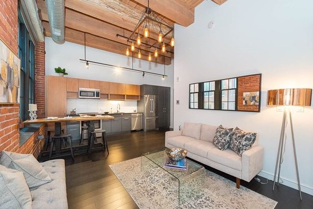 $577,500 | 319 A Street, Unit 204, Boston, MA 02210