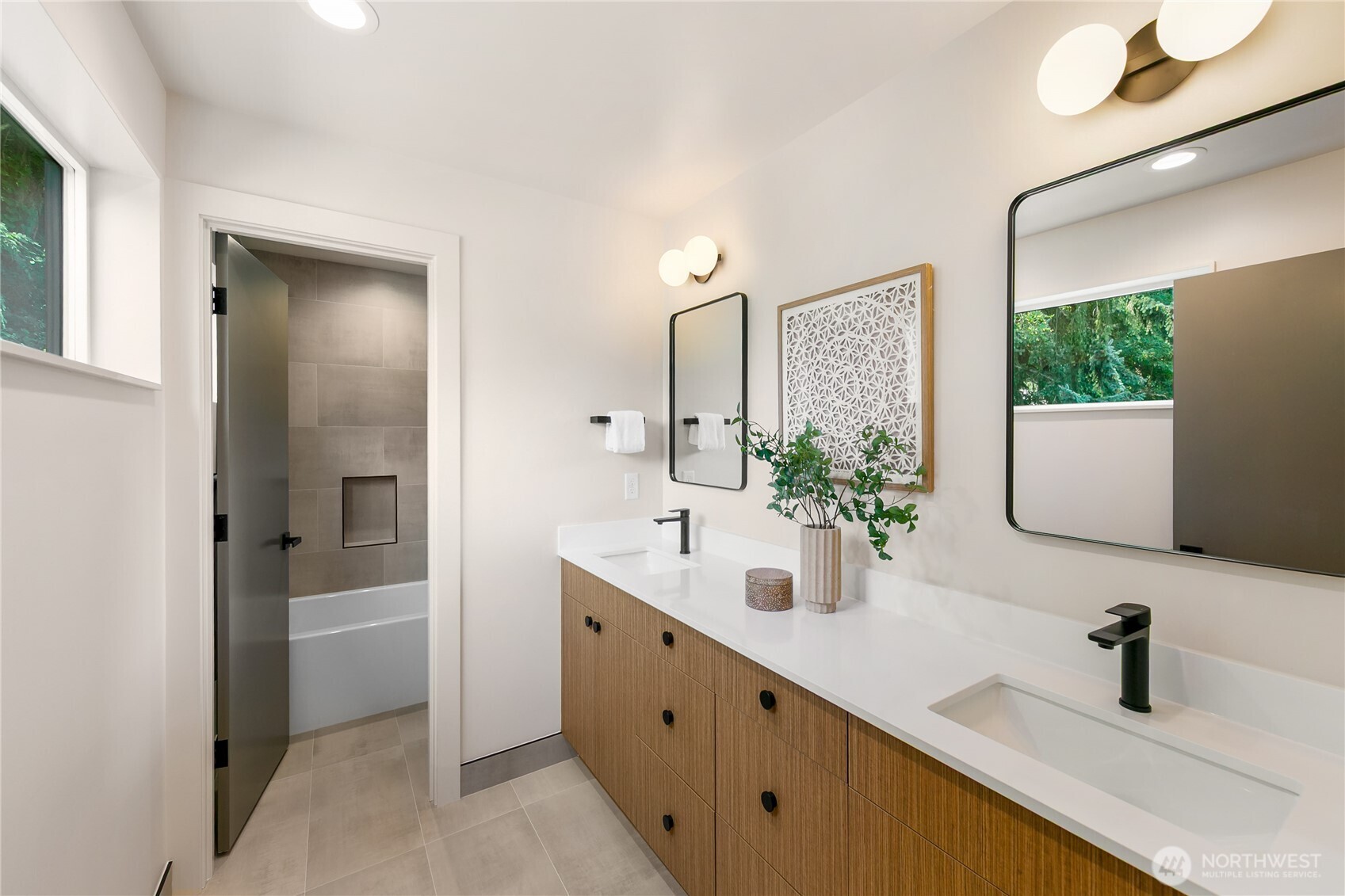 8022 Fauntleroy Way Southwest Seattle, WA 98136 - Photo 19 of 40 Gallery Image 19