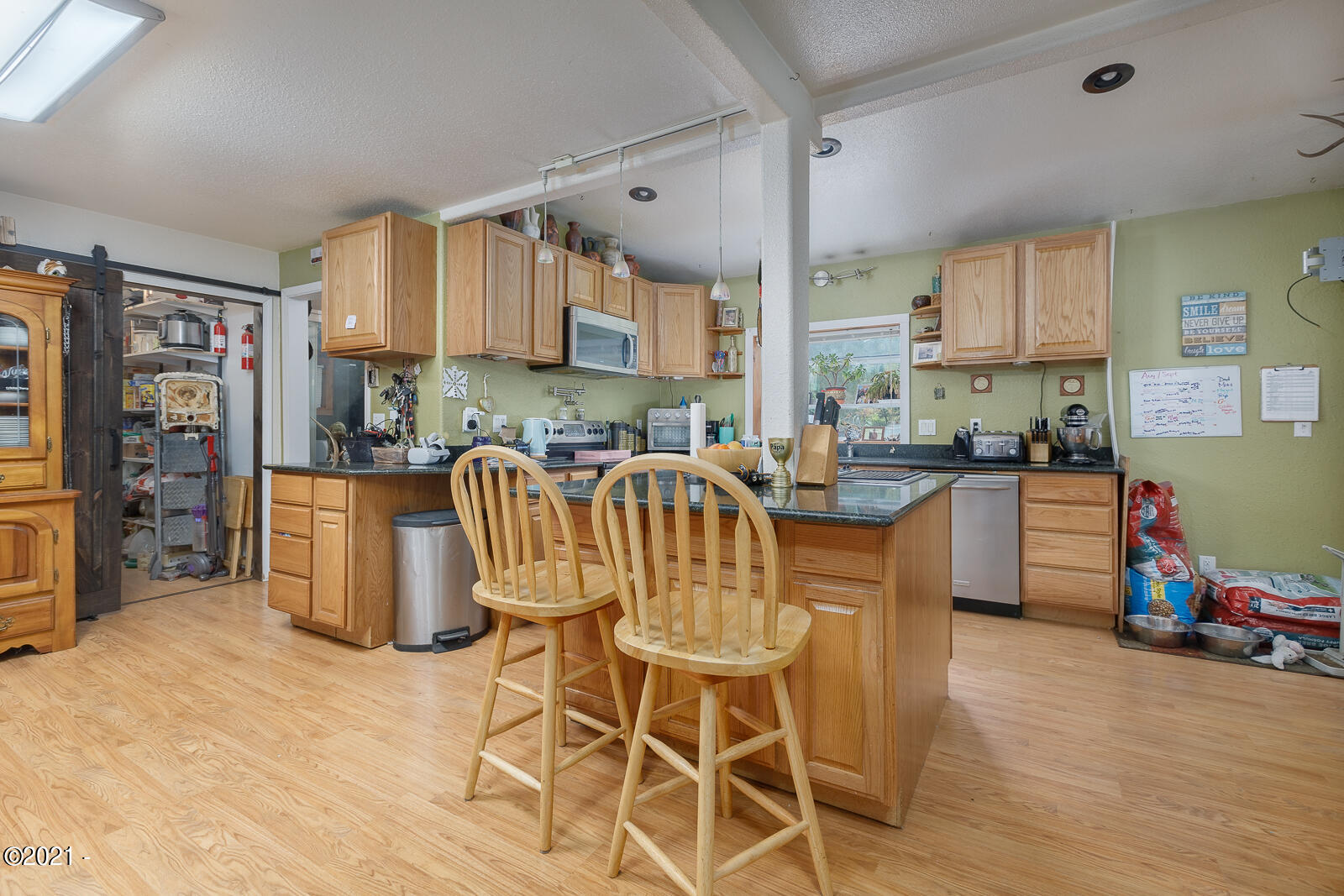 1240 Northwest Dundon Road Toledo, OR 97391 - Photo 6 of 38 -06
