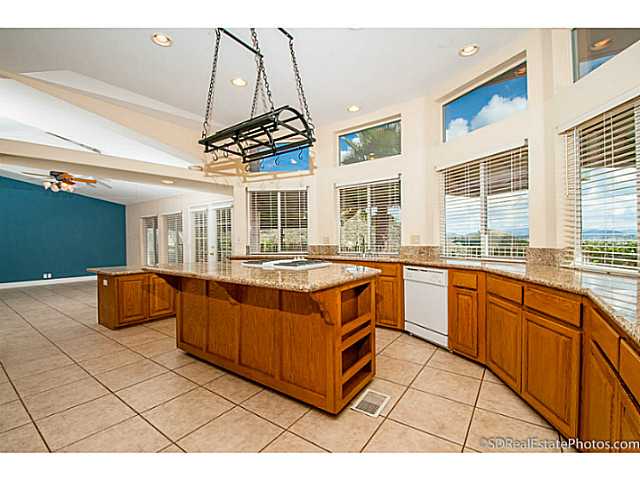 8366 Oconnell Road El Cajon, CA 92021 - Photo 3 of 25