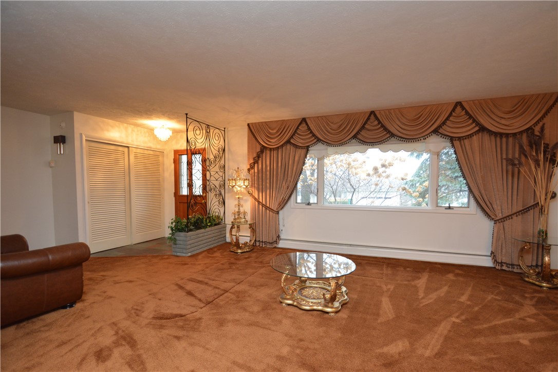 110 Highview Drive Irondequoit, NY 14609 - Photo 3 of 25