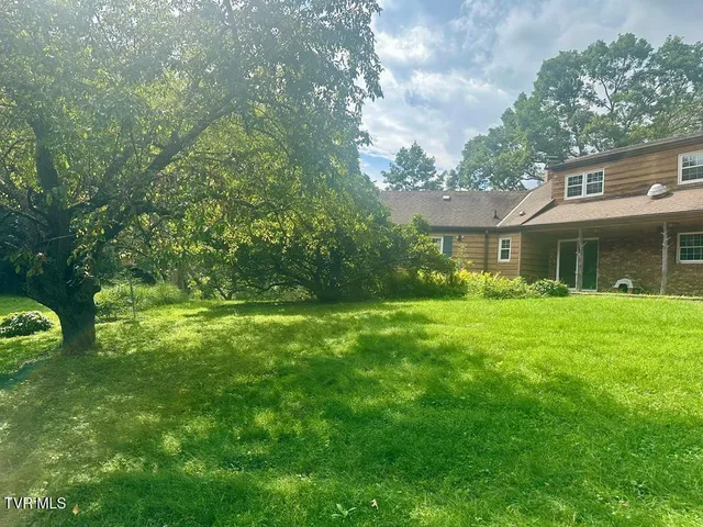 $429,950 | 279 Alfalfa Lane, Cedar Bluff, VA 24609