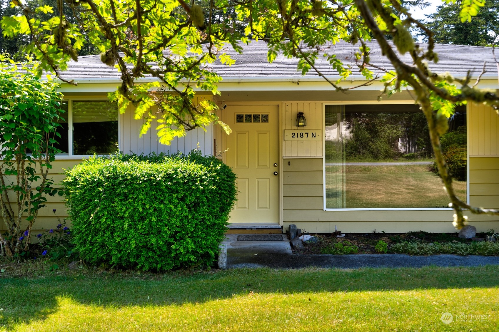 2187 North Reservation Road Oak Harbor, WA 98277 - Photo 3 of 38 Gallery Image 3