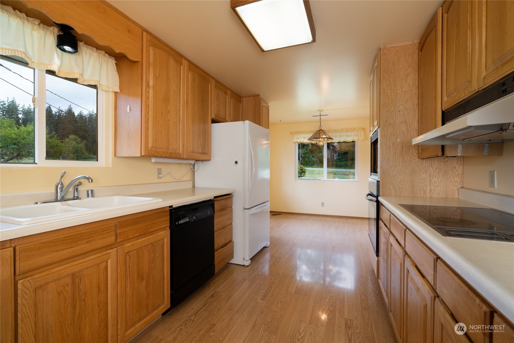 2187 North Reservation Road Oak Harbor, WA 98277 - Photo 9 of 38 Gallery Image 9