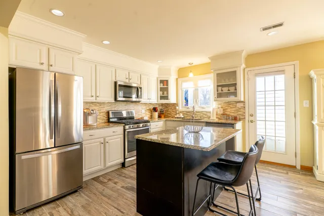 $519,000 | 1436 Greenview Court, Schaumburg, IL 60193