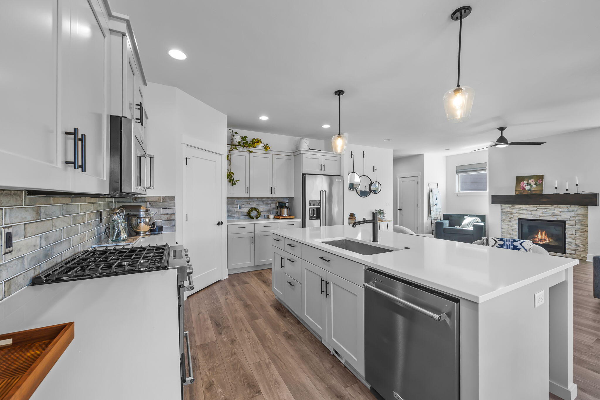 4361 Southwest 36th Street Redmond, OR 97756 - Photo 8 of 34 Entertain effortlessly from this beautifully designed open kitchen.