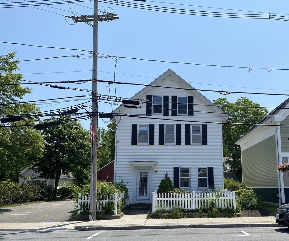 23 Main Street, Unit 2 Topsfield, MA 01983 - Photo 2 of 16 front view of a house