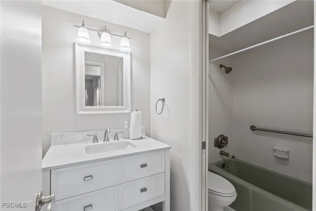 $289,900 | 2424 Kent Avenue, Fort Myers, FL 33907