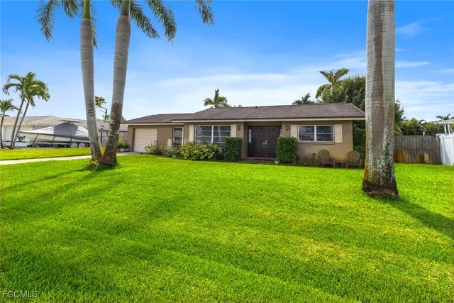 $289,900 | 2424 Kent Avenue, Fort Myers, FL 33907