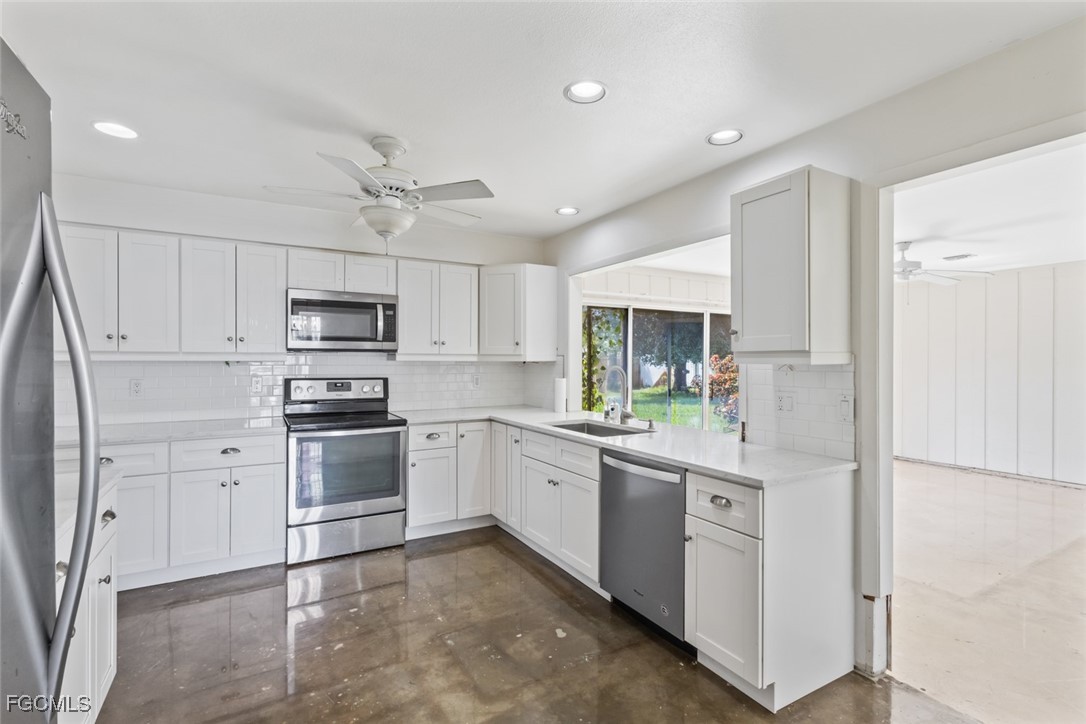 2424 Kent Avenue Fort Myers, FL 33907 - Photo 6 of 21