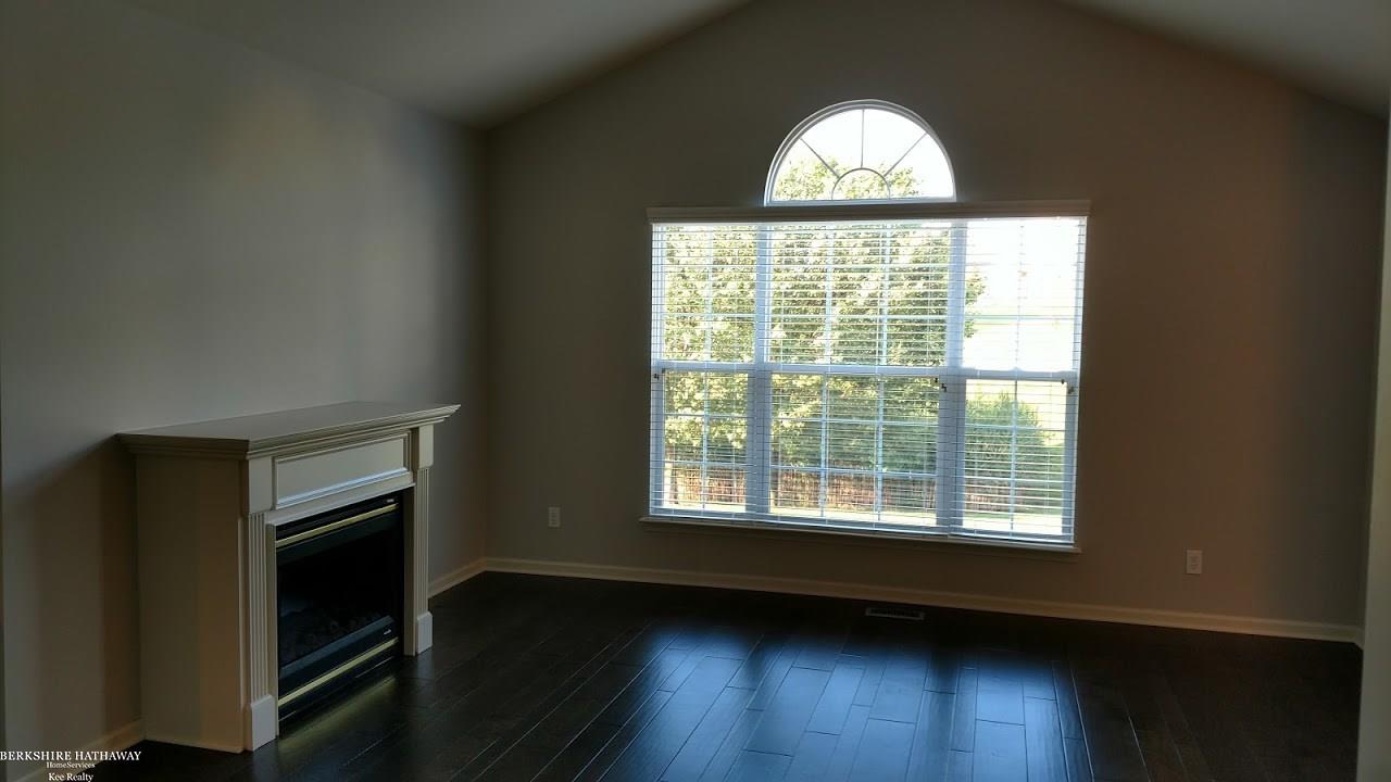 1752 Flagstone Circle Rochester, MI 48307 - Photo 5 of 35 50036577-4.JPG