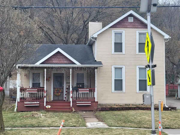 $333,000 | 203 East 7th Street, Red Wing, MN 55066